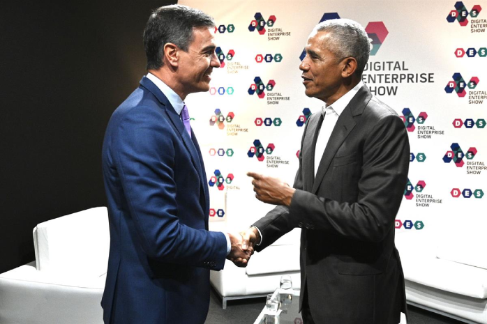  14/06/2022. Pedro Sánchez interviene en el acto de inauguración del Digital Enterprise Show. El presidente del Gobierno, Pedro Sánchez, salu... Descargar  El presidente del Gobierno, Pedro Sánchez, saluda al expresidente de los Estados Unidos de América Barack Obama