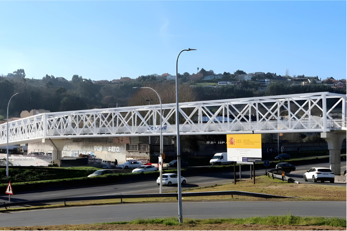 pasarela peatonal de Pedralonga sobre la Avenida Alfonso Molina de A Coruña