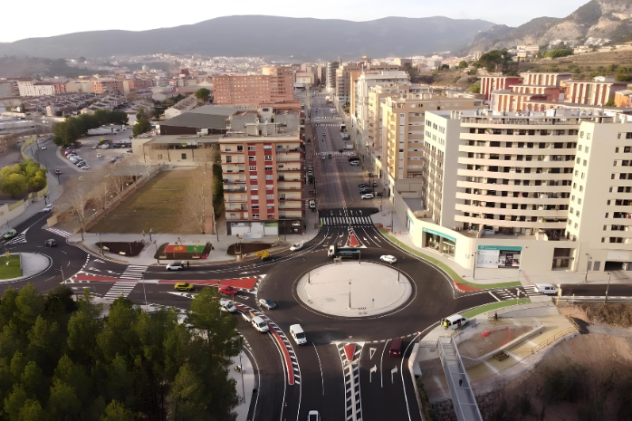 glorieta en la travesía de la carretera N-340 a su paso por el municipio de Alcoy