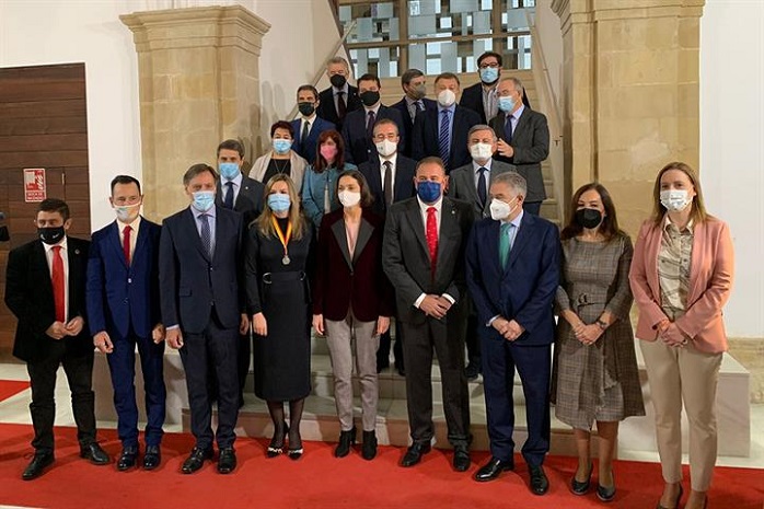 Foto de familia en el acto para presentar el plan Impulsa Patrimonio