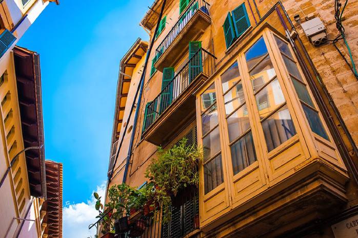 una fachada de un edificio