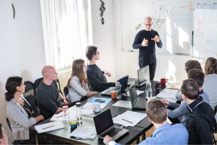 una reunión en una empresa