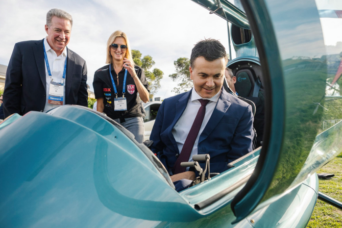 El ministro de Industria, Comercio y Turismo en funciones, Héctor Gómez, durante la visita al congreso 'Airspace Integration Week'.