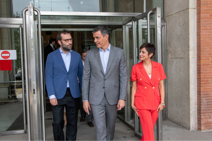 El presidente del Gobierno, Pedro Sánchez, la ministra de vivienda, Isabel Rodríguez y el ministro de economía, Carlos Cuerpo