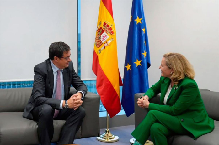 El ministro para la Transformación Digital y de la Función Pública, Óscar López, durante su reunión con la presidenta del Banco Europeo de Inversiones (BEI), Nadia Calviño.