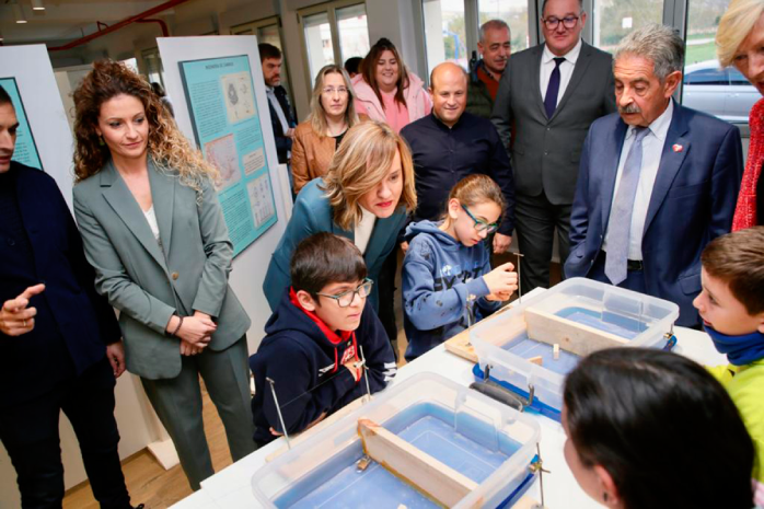  La ministra de Educación y Formación Profesional, Pilar Alegría, visita el centro CEIP Leonardo Torres de Quevedo.  La ministra de Educación y Formación Profesional, Pilar Alegría, acompañada por el presidente de Cantabria, Miguel Ángel Revilla, visita el centro CEIP Leonardo Torres de Quevedo, en Arenas de Iguñas (Cantabria)