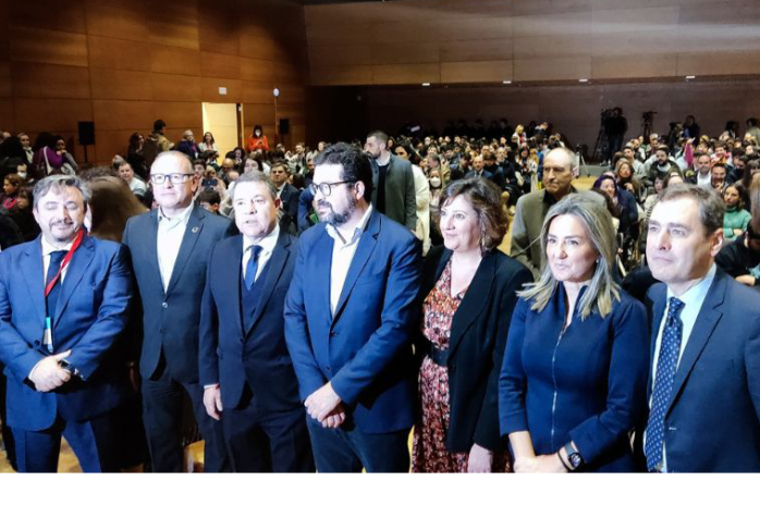 Foto de familia durante el evento Universidad Pyme en Toledo