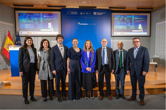 foto de familia de la presentación de la plataforma comercio conectado