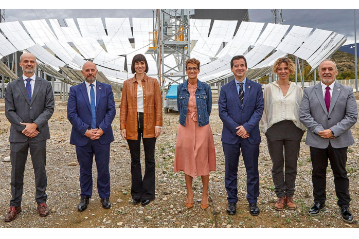 Foto de familia de la visita de la ministra de Ciencia e Innovación, Diana Morant, a las instalaciones del CENER  Foto de familia de la visita de la ministra de Ciencia e Innovación, Diana Morant, a las instalaciones del Centro Nacional de Energías Renovables (CENER) en Sangüesa (Navarra)